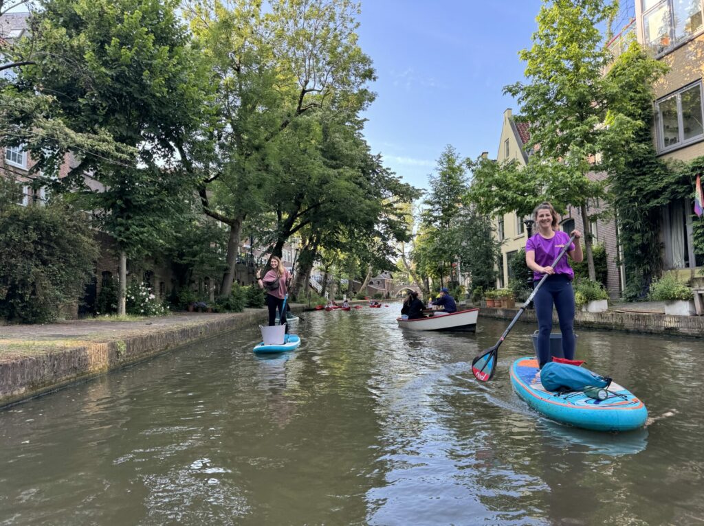 Plandelen op de gracht met what'SUP