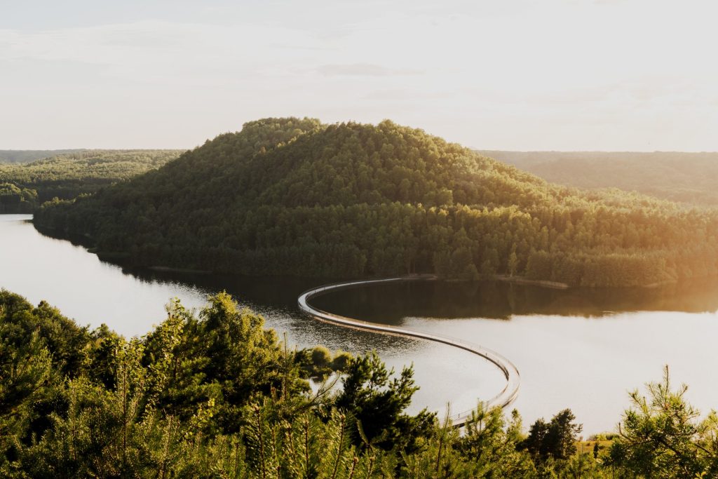 Fietsen tussen de Mijnterrils in Limburg, België