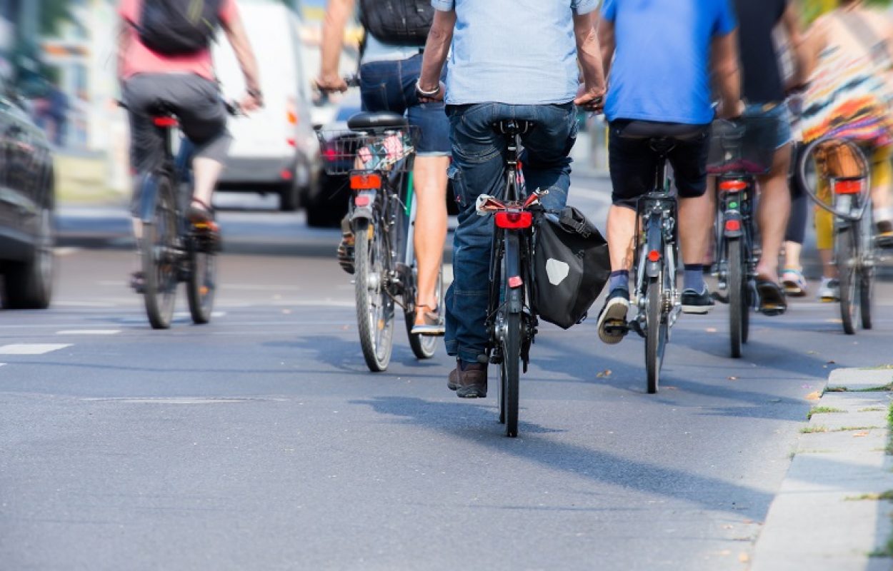 Op de fiets naar je werk, er zijn genoeg redenen om op de tweewieler te stappen